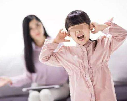 云南13岁少女因家庭矛盾离家出走，成长叛逆与亲子关系考验引发社会关注