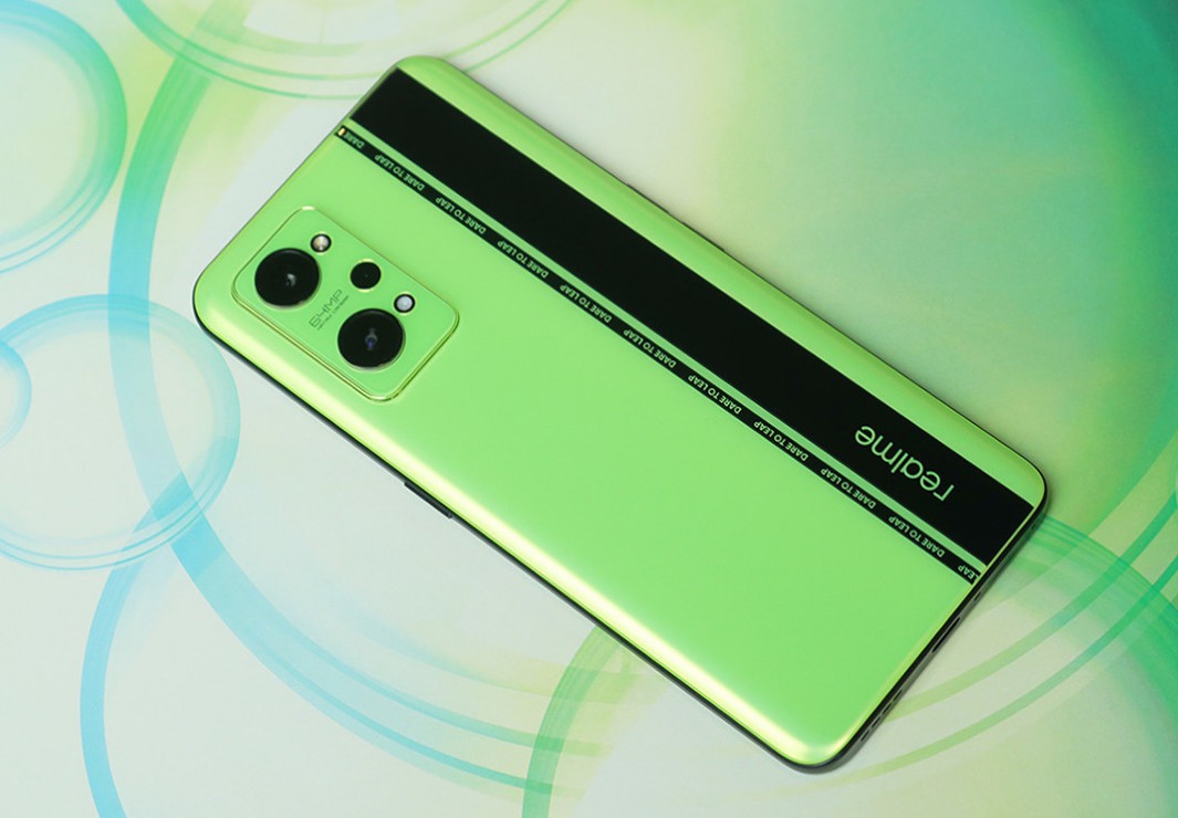 想给父母换手机，就选这4款“大内存+大屏幕”机型，还能再用三年