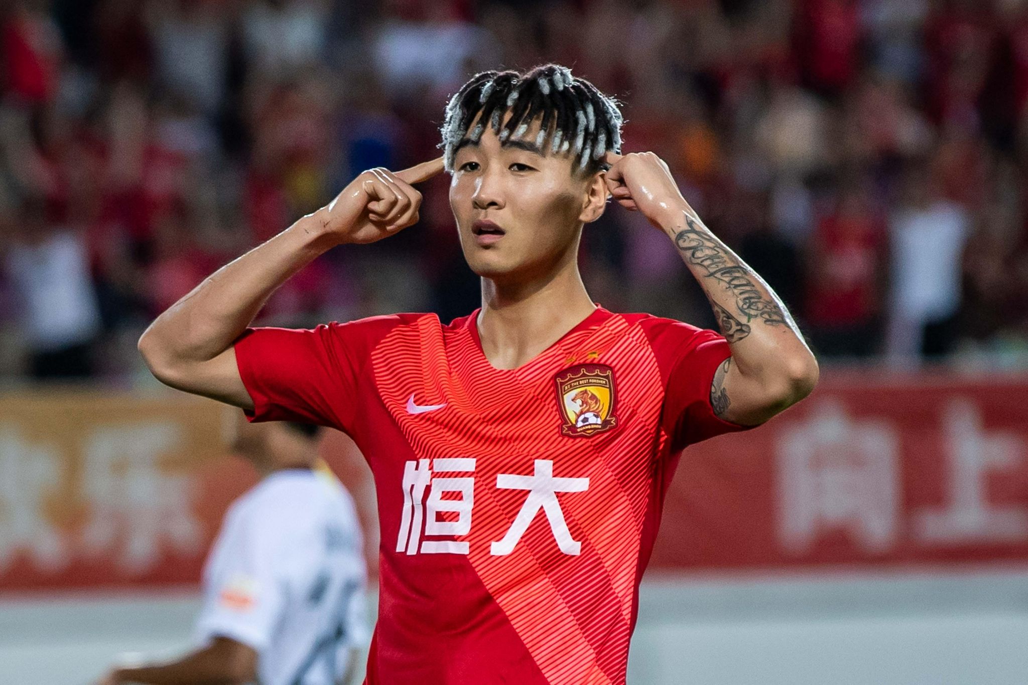 韦世豪与女友相恋8年为何仍不结婚？4年前已求婚，花2000万买婚房