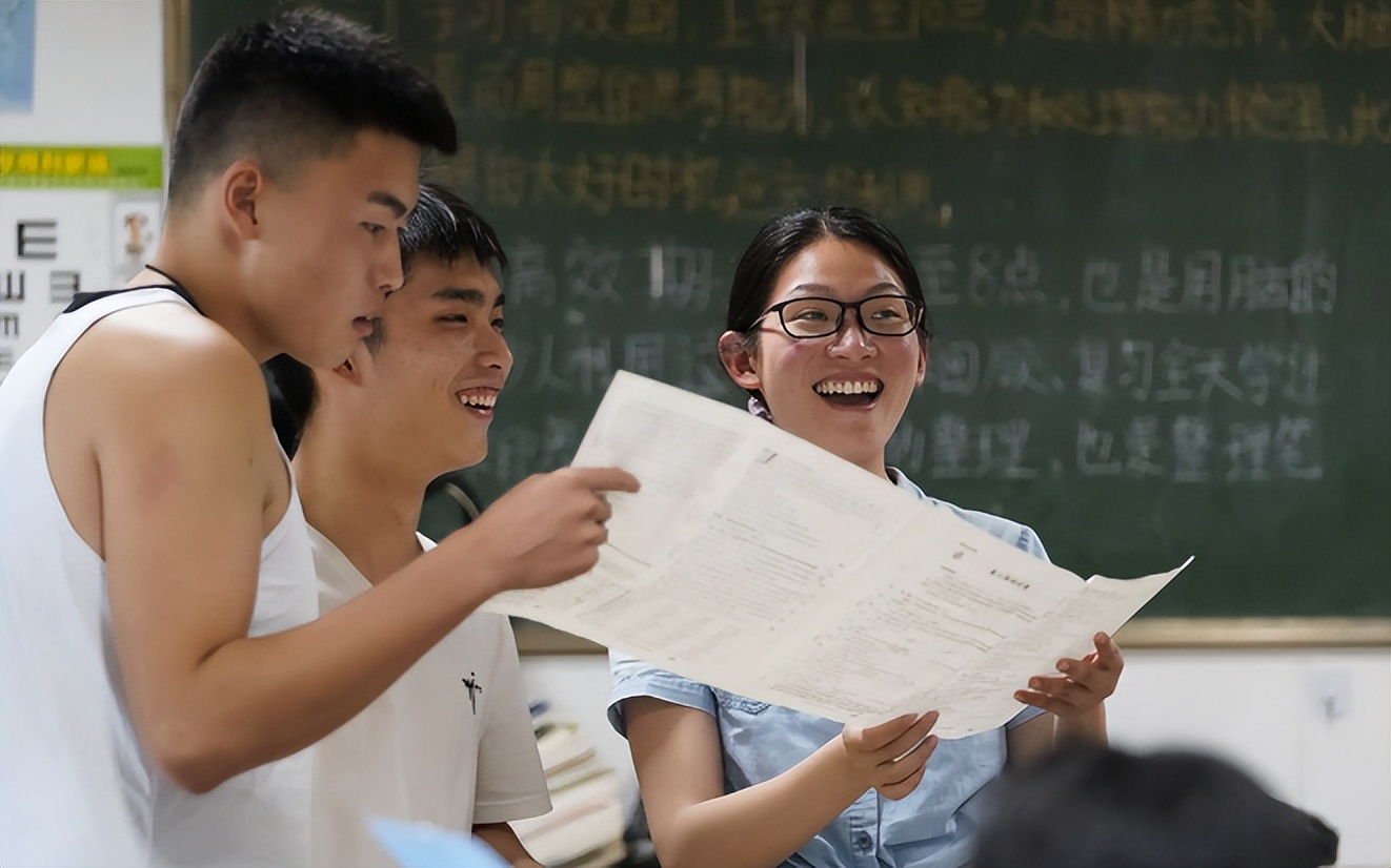 我国比较“费钱”的10所大学出炉，最贵的4年86万，最便宜的24万