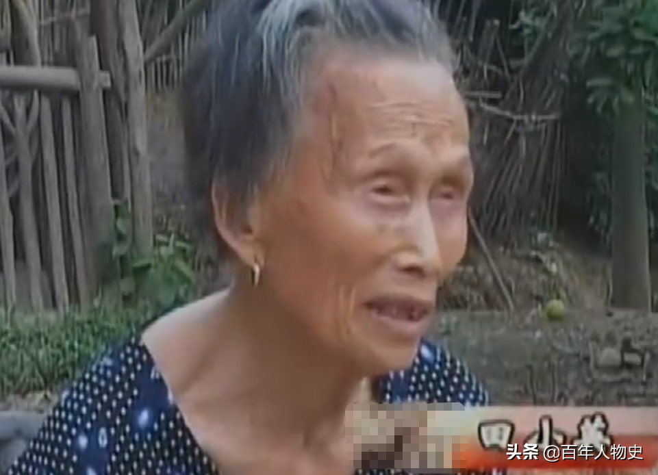 湖南83岁失明老妇住猪圈，4个子女不管不顾，儿子：住猪圈挺好的