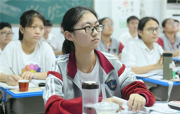 资深班主任坦言，高考是拉锯战，“后劲足”的往往是这一类学生