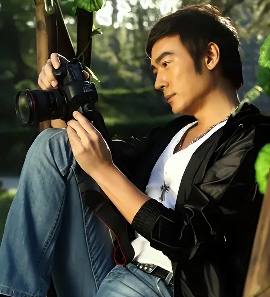 琼瑶男神今昔对比：苏有朋网传参加《哥哥2》，焦恩俊变街边大爷