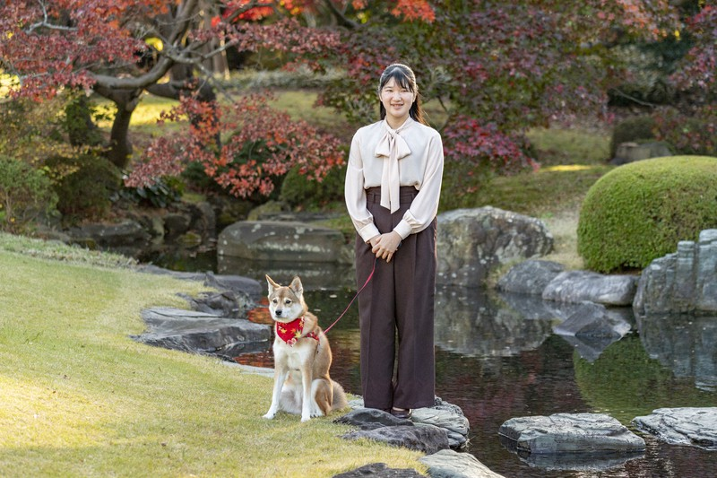 日本天皇独生女生日超穷酸？被网暴“最丑公主”，只能戴二手王冠