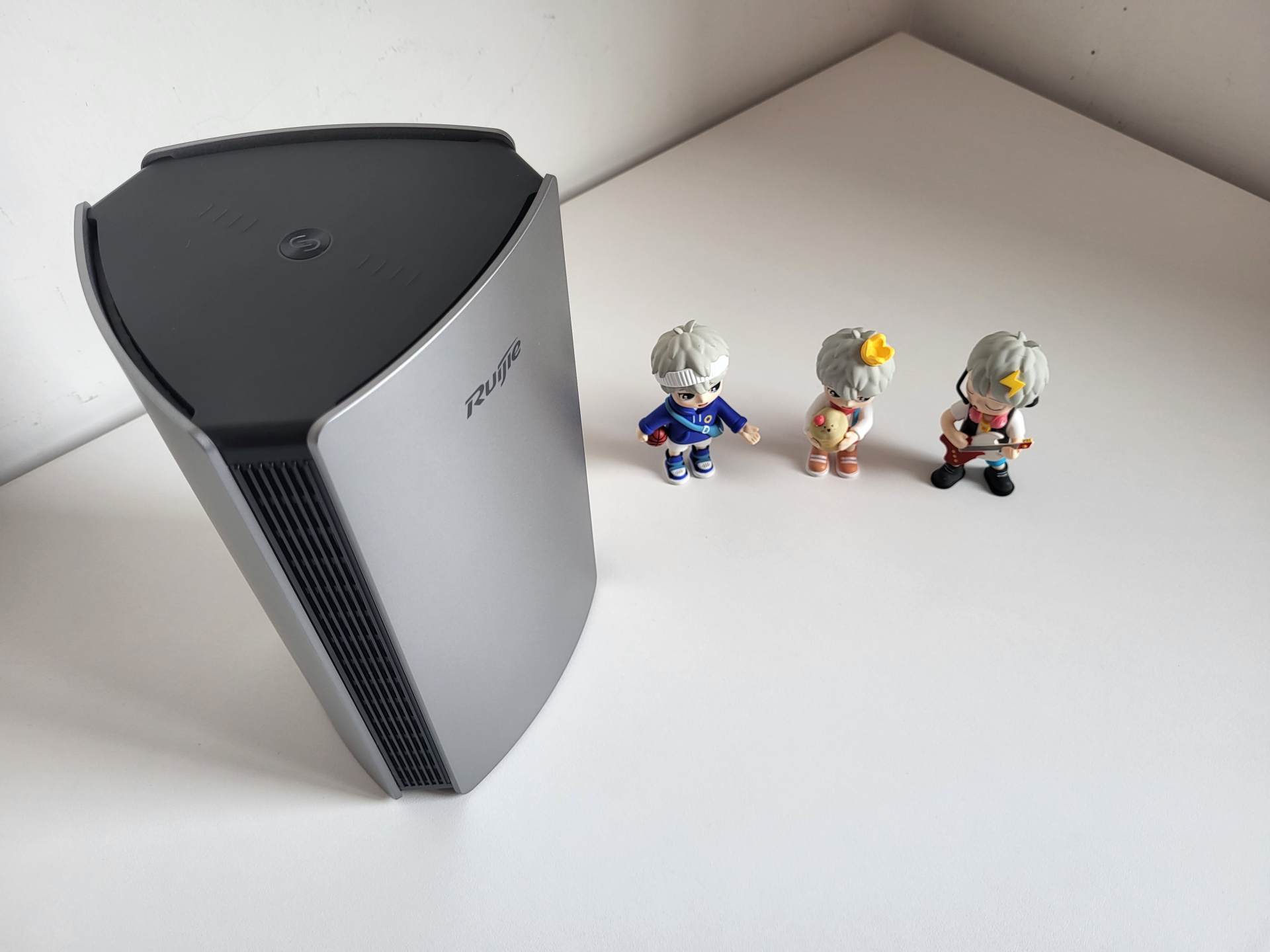 多层户型WiFi信号差？试试锐捷星耀M32，轻松穿楼板
