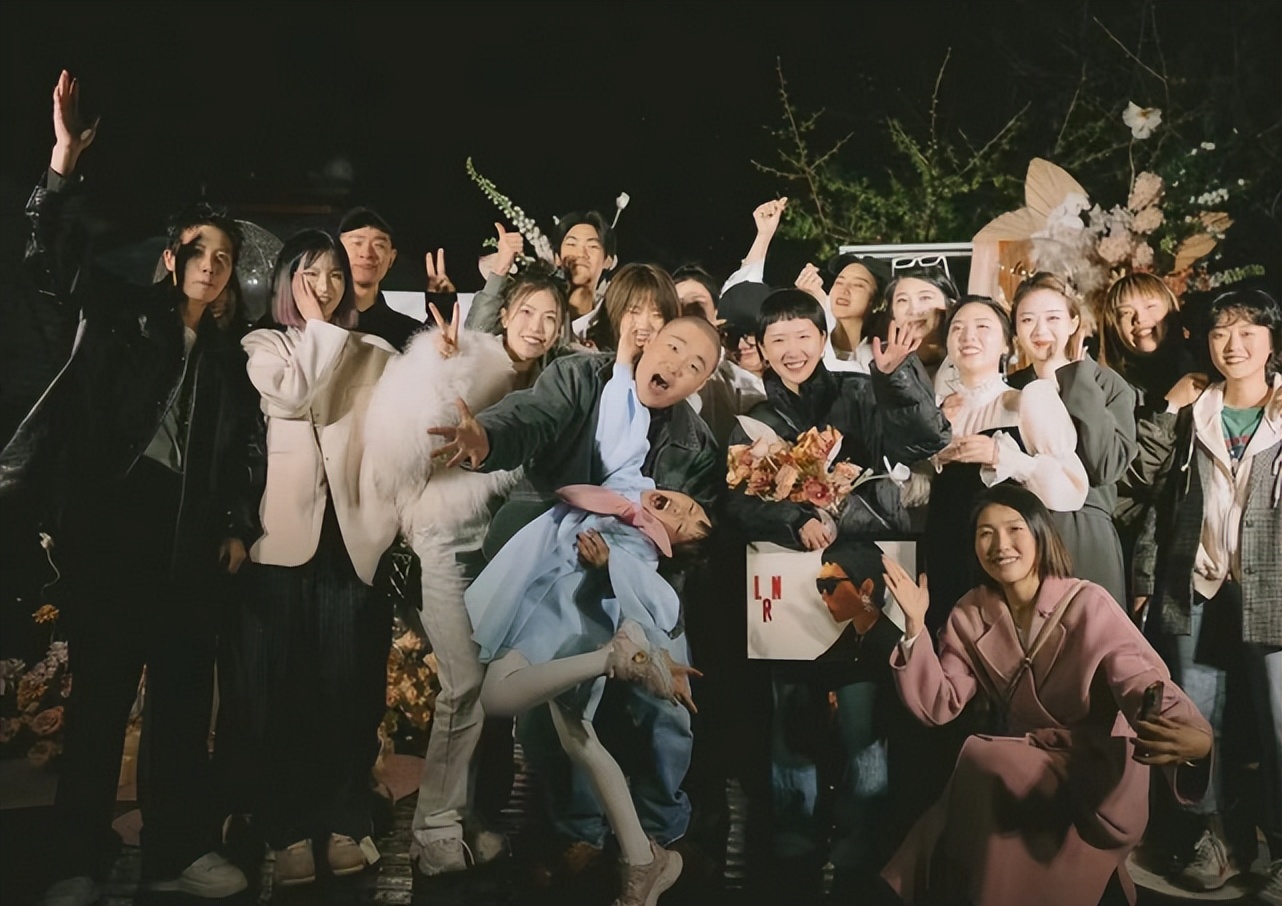 4月刚过4天，就有15个瓜，偷税漏税，被打掉牙齿，个个都是大瓜