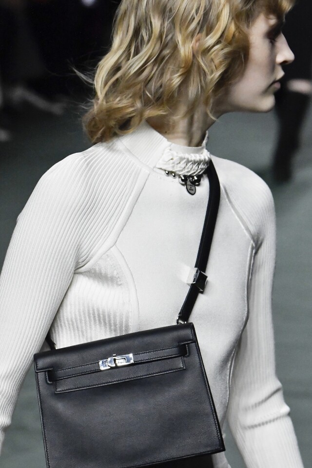 Hermès KELLY DANSE handbags are more sought-after than Hermès' classic KELLY  styles - laitimes