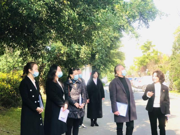 怡于心 美于行——双流区协和实验小学迎接“最美校园”专家组评审