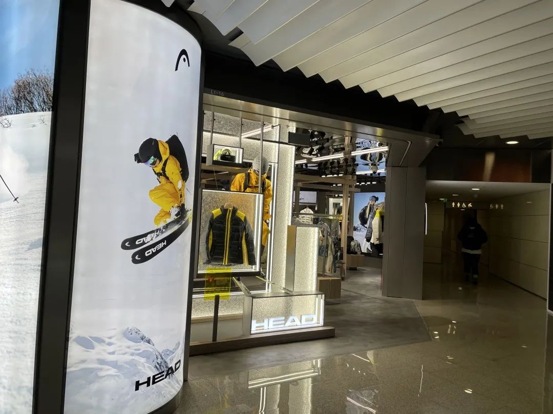 置办一套滑雪装备要上万？国潮品牌真香