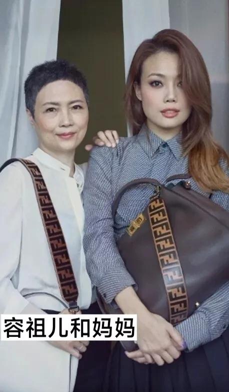 19位女星母女合照，你看谁更像妈妈？