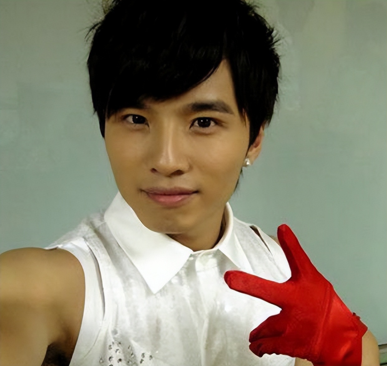 当年明明是顶流，怎么糊成这样了？