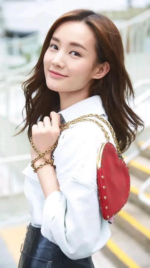 李一桐，甜美像极了初恋