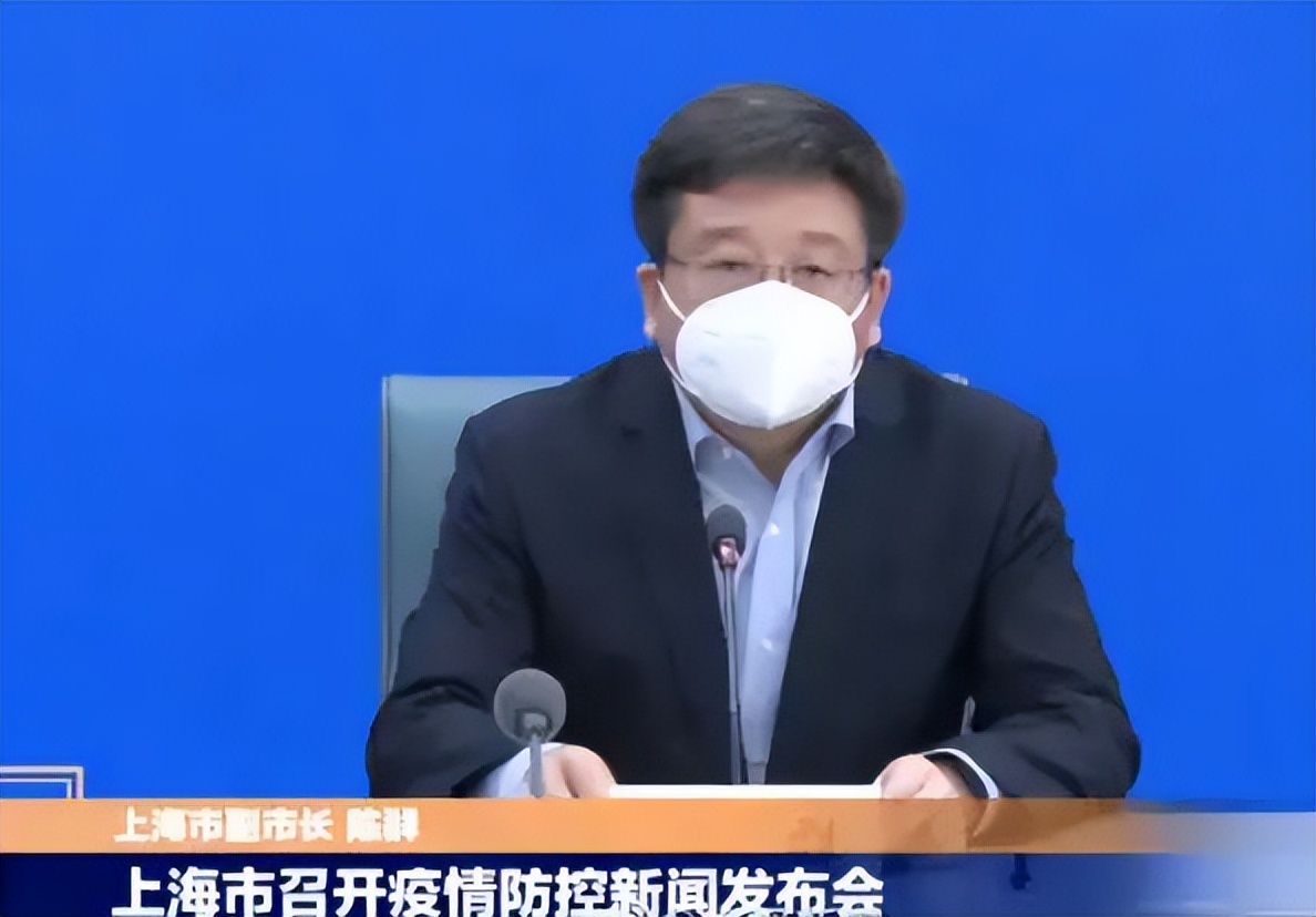 上海高考延期举行，考生复习时间又多了一个月，家长却喜忧参半