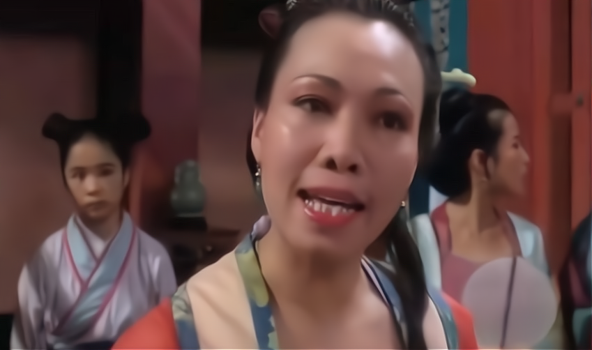 女演员许思敏正式签约TVB，此前跑龙套30年！横店的龙套们该醒了