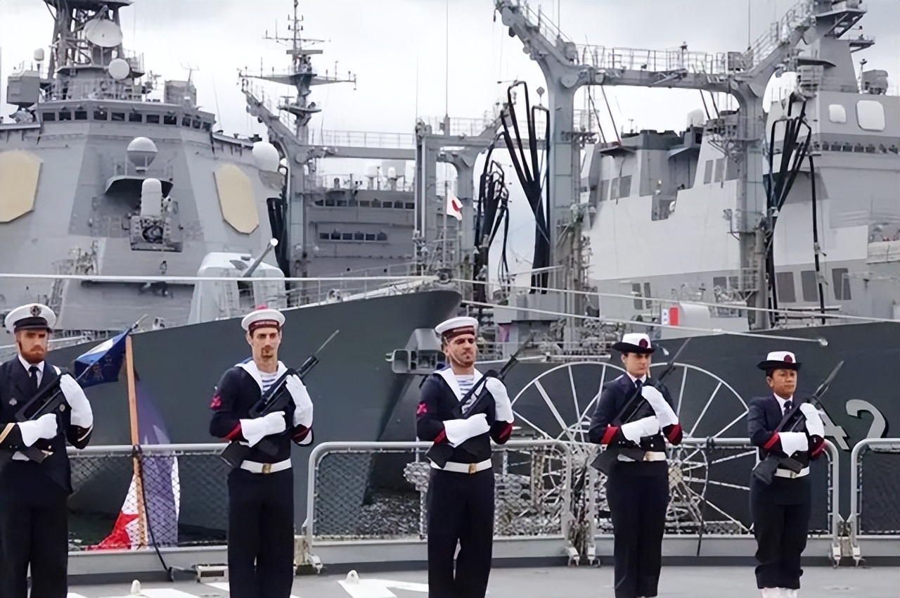 ��Ǳͧ�Ĳ��ģ����������ʲô���̣�