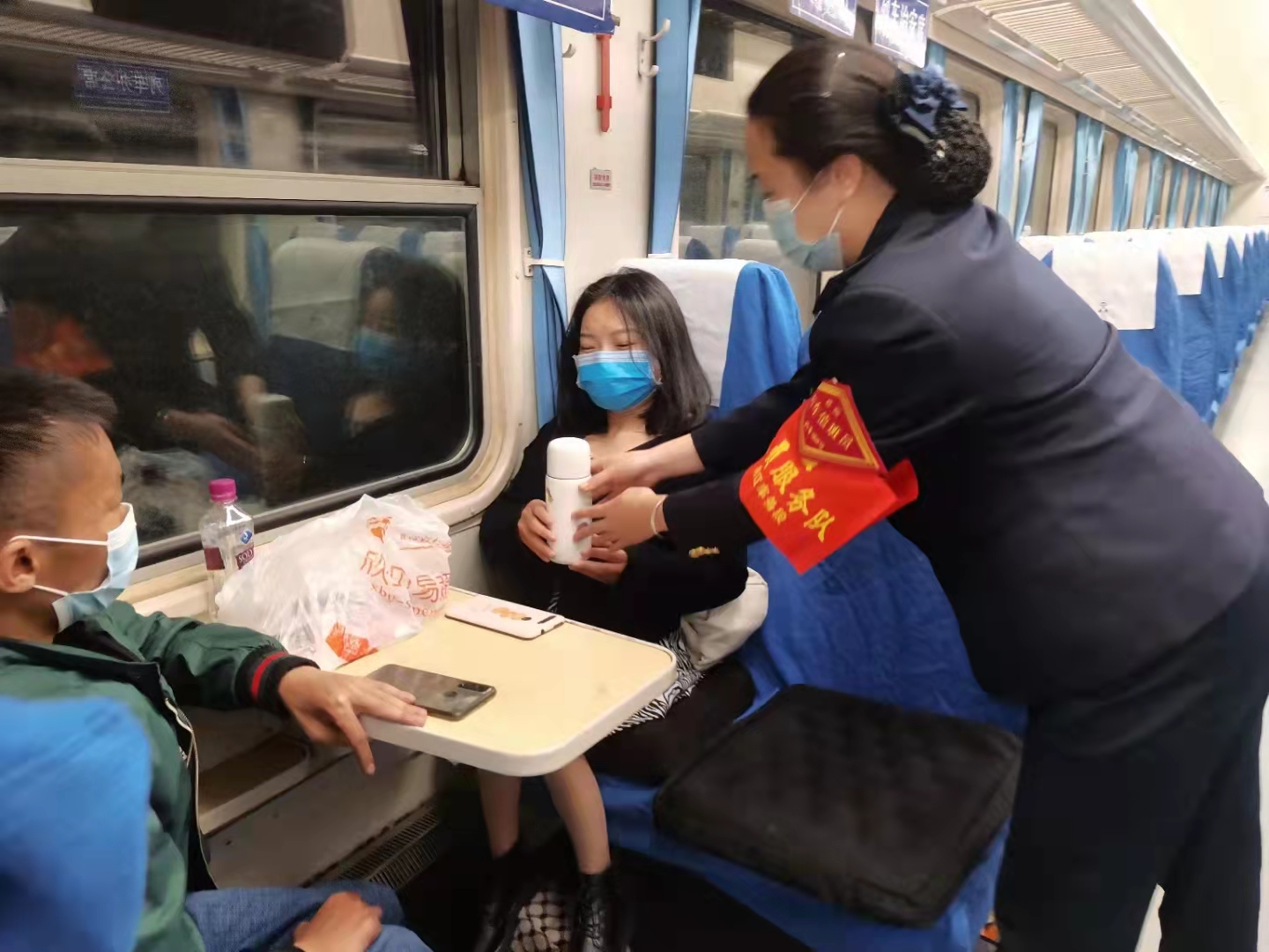 郑丽梅：一位钟情于小慢车的列车长