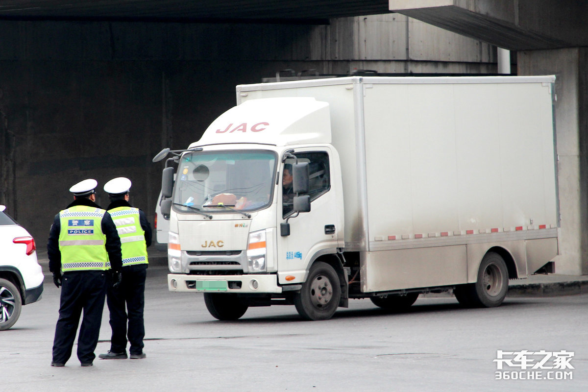 蓝牌受限选黄牌车？没那么简单，运营成本和路权都是问题