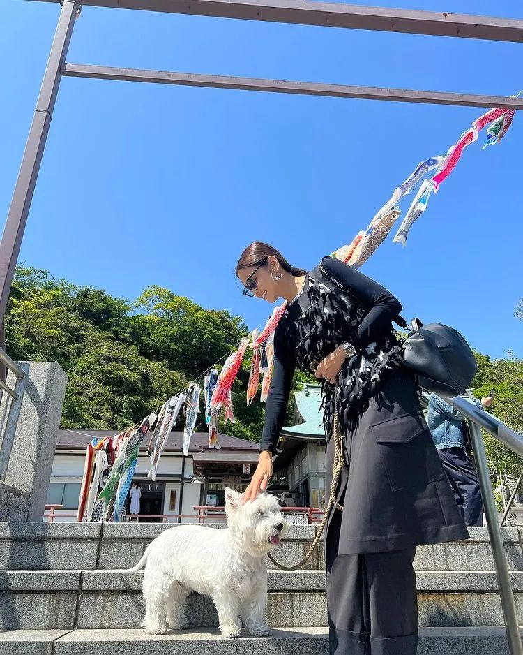 日本“最幸福太太”屡晒家中豪宅！网友：贫穷限制了我的想象