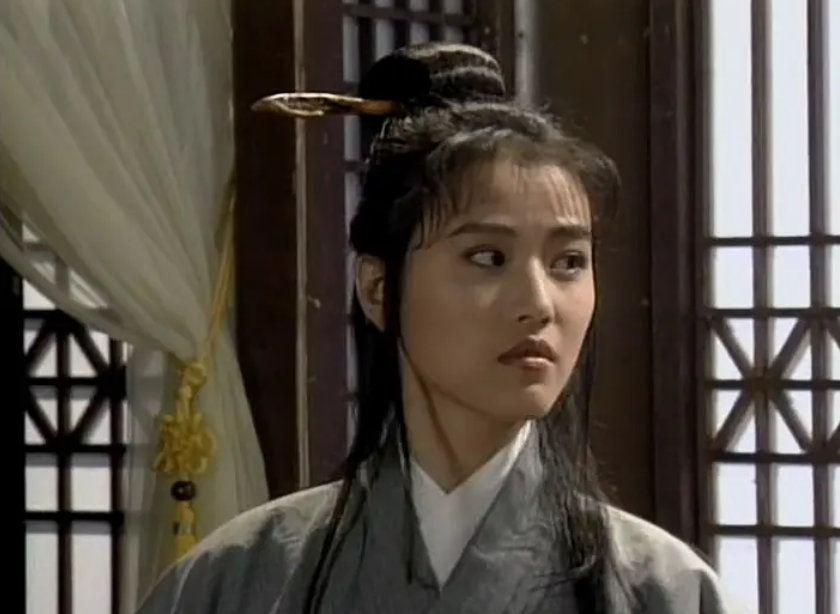 都演“周芷若”，把周海媚，高圆圆和佘诗曼放一起看，差别出来了