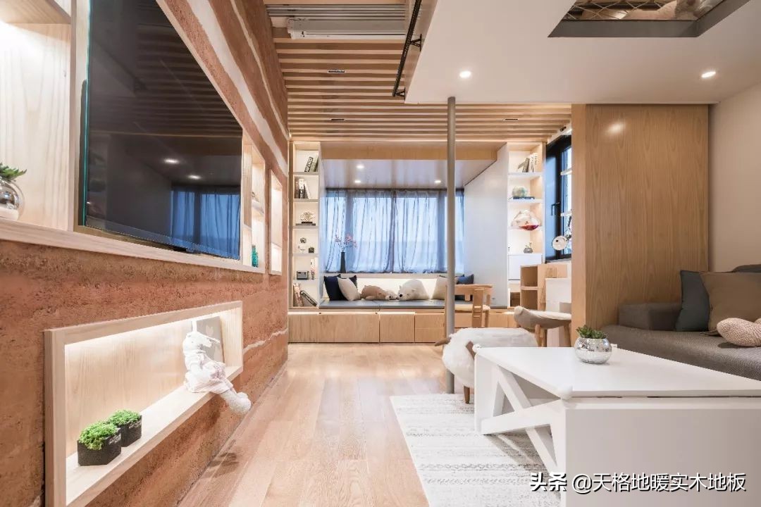 天格：家里铺木地板什么颜色好看？来看看《梦想改造家》如何选择