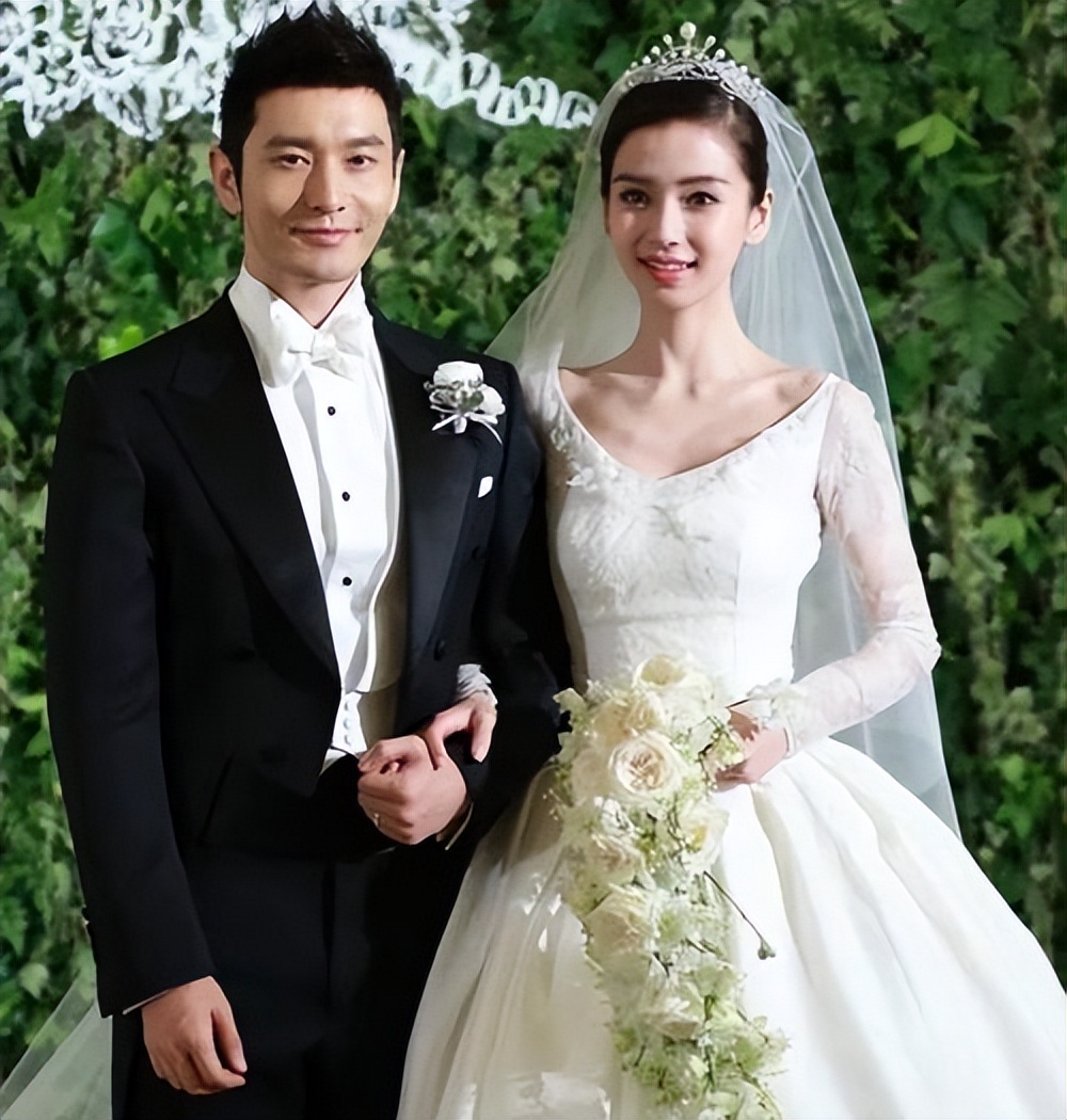 离婚才过2个月,杨颖四处受冷眼,她是否会念起黄晓明的好?