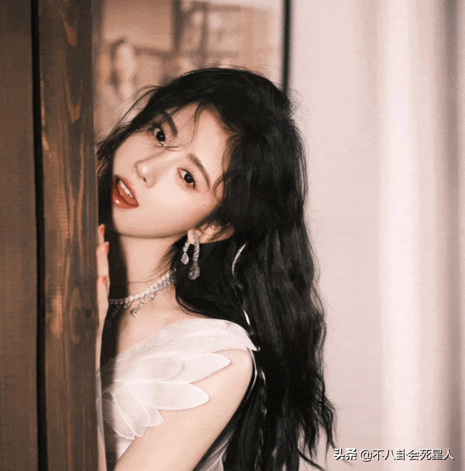 扁头，大头，秃头，这8位女星貌美如花，却“输”在了头上