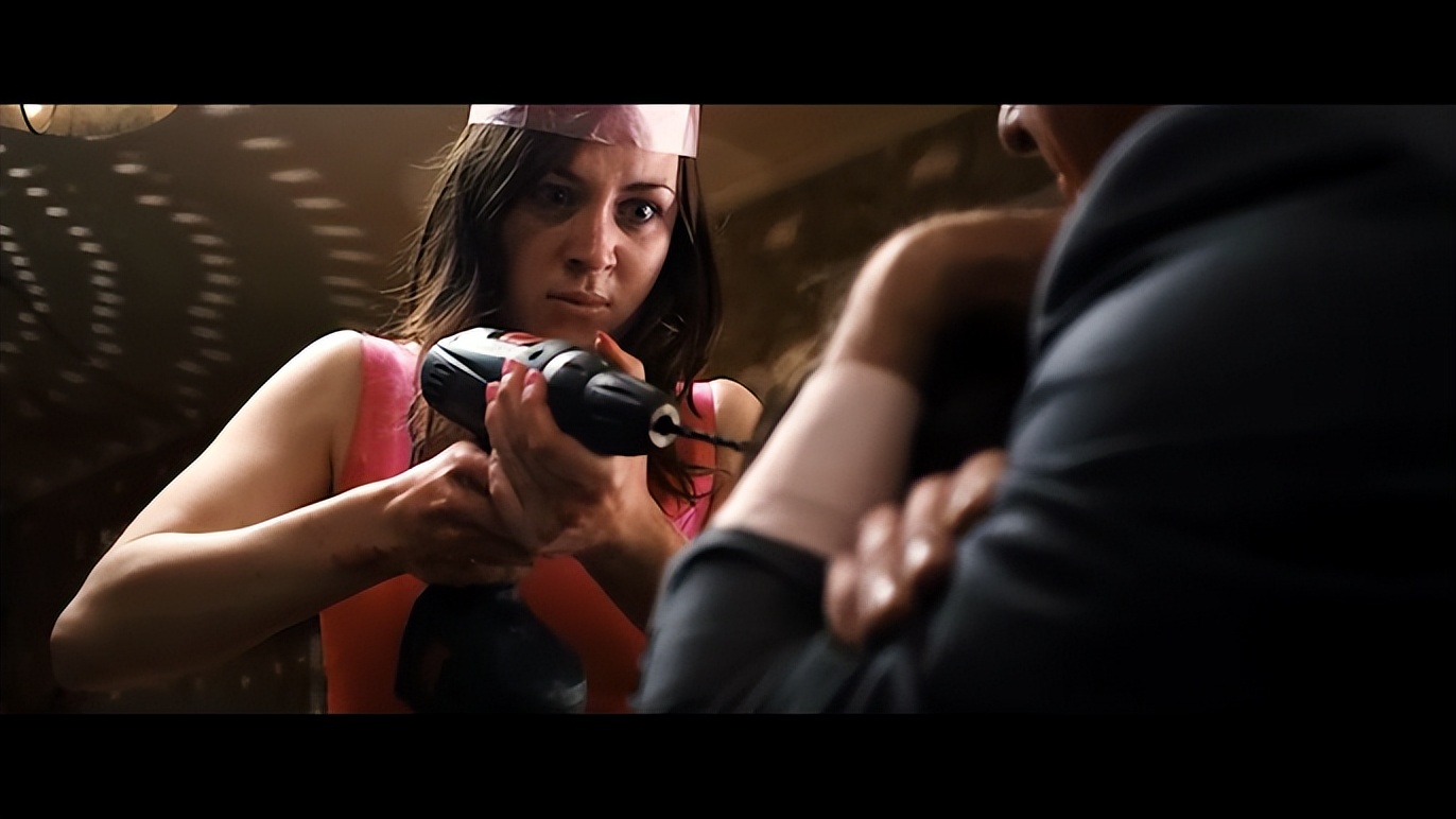 让人肾上腺飙升的电影，全程高能炸裂，将人性的肮脏扒的一丝不剩