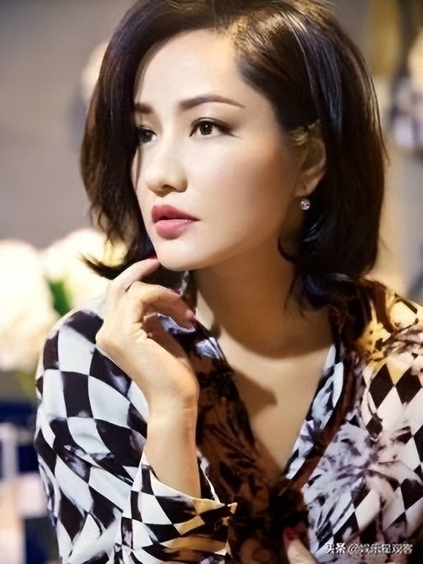 瞿颖母亲丁家珍，女儿半生感情坎坷，原生家庭影响她我很愧疚