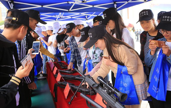 大学生之间的“黑色交易”，后续麻烦少不了，学生要引以为戒