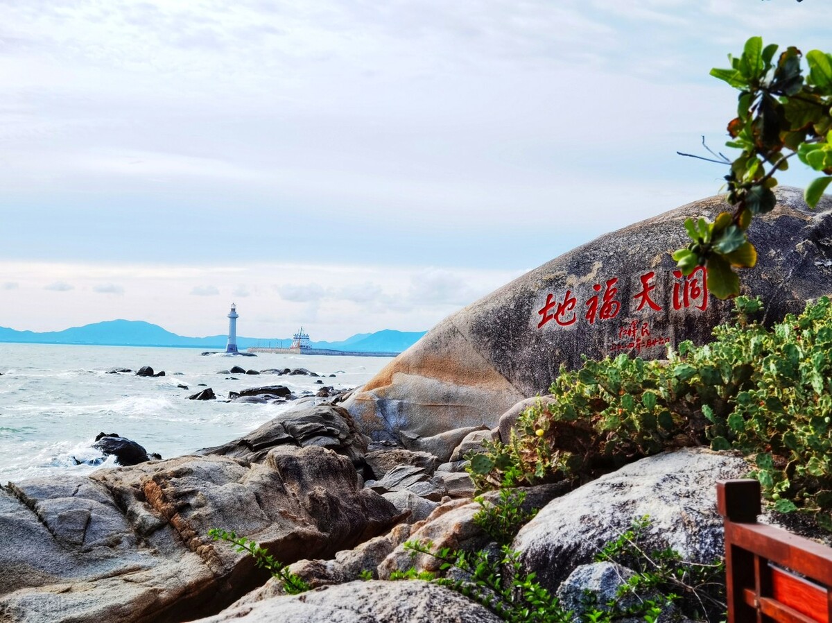 冬季避寒小城，三亚怎么玩？美景美食应有尽有，游玩攻略请收好