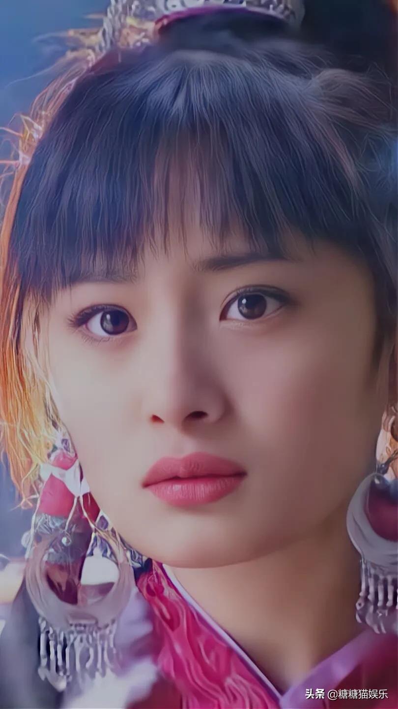 18岁的杨幂：清纯漂亮，灵动可爱