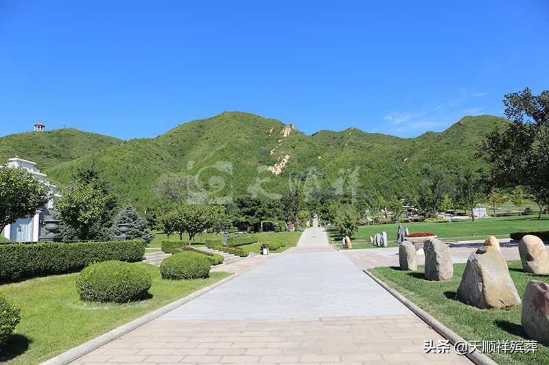 昌平区的墓地选南口镇天寿陵园还是选十三陵镇景仰园