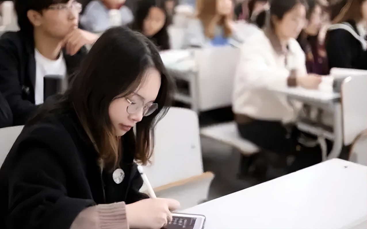 博士、硕士、本科论文有什么区别？学生3句话简单总结，懂得都懂