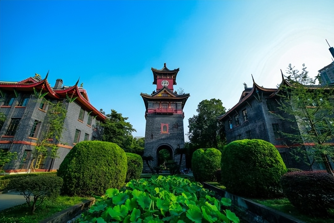 本科生50%名校深造，四川大学2021届毕业生表现抢眼！