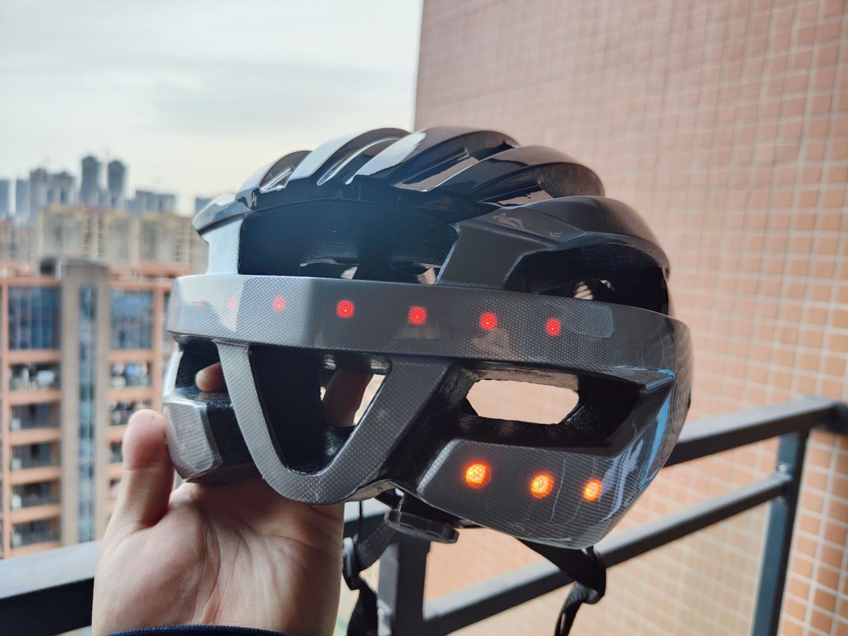 Helmetphone M1T NEO王炸组合：智能灯光+蓝牙音箱+鸿蒙智联