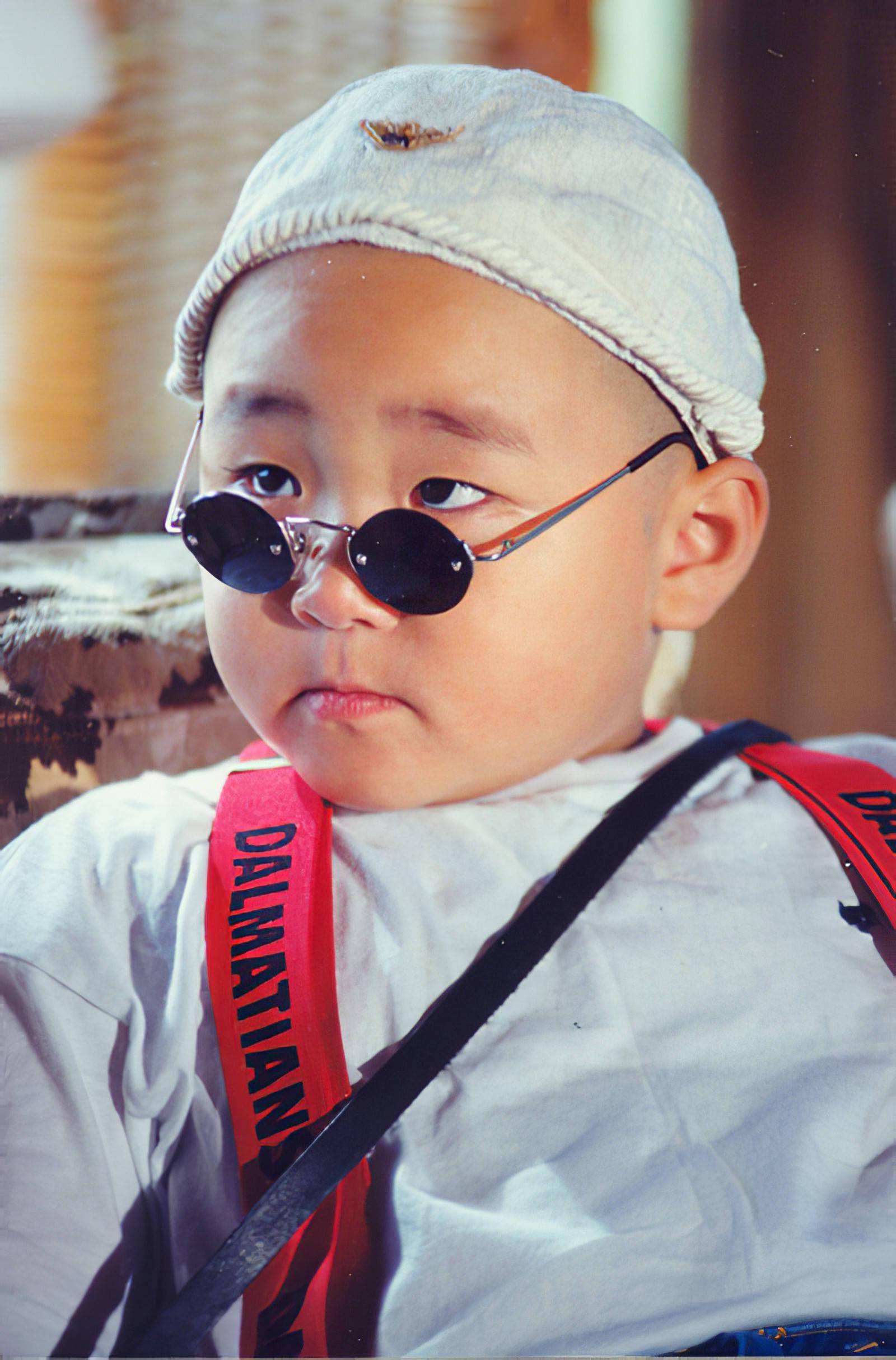 4月刚过4天，就有15个瓜，偷税漏税，被打掉牙齿，个个都是大瓜