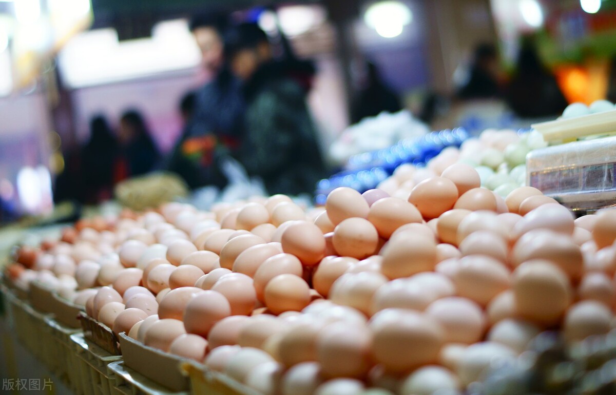 肉菜预警：牛羊价低迷，多种蔬菜降50%，蛋价一枝独秀，吃啥？