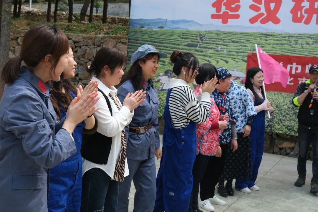 巾帼心向党，奋力闯创干 市人大常委会机关组织开展庆“三八”活动