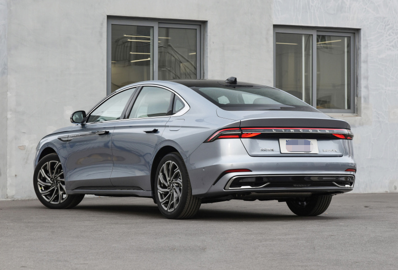 手握30万，开完林肯Z，再试驾奥迪A4L，对比后差距明显