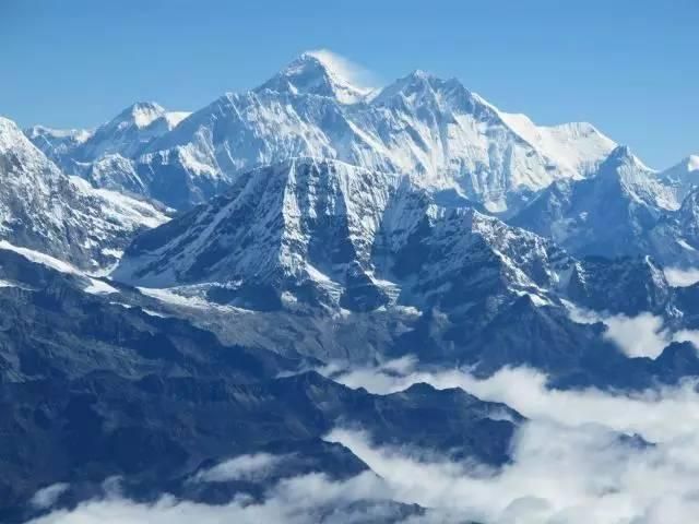 珠穆朗玛峰上的“死亡地带”：海拔8000米以上的十大著名遇难者遗体