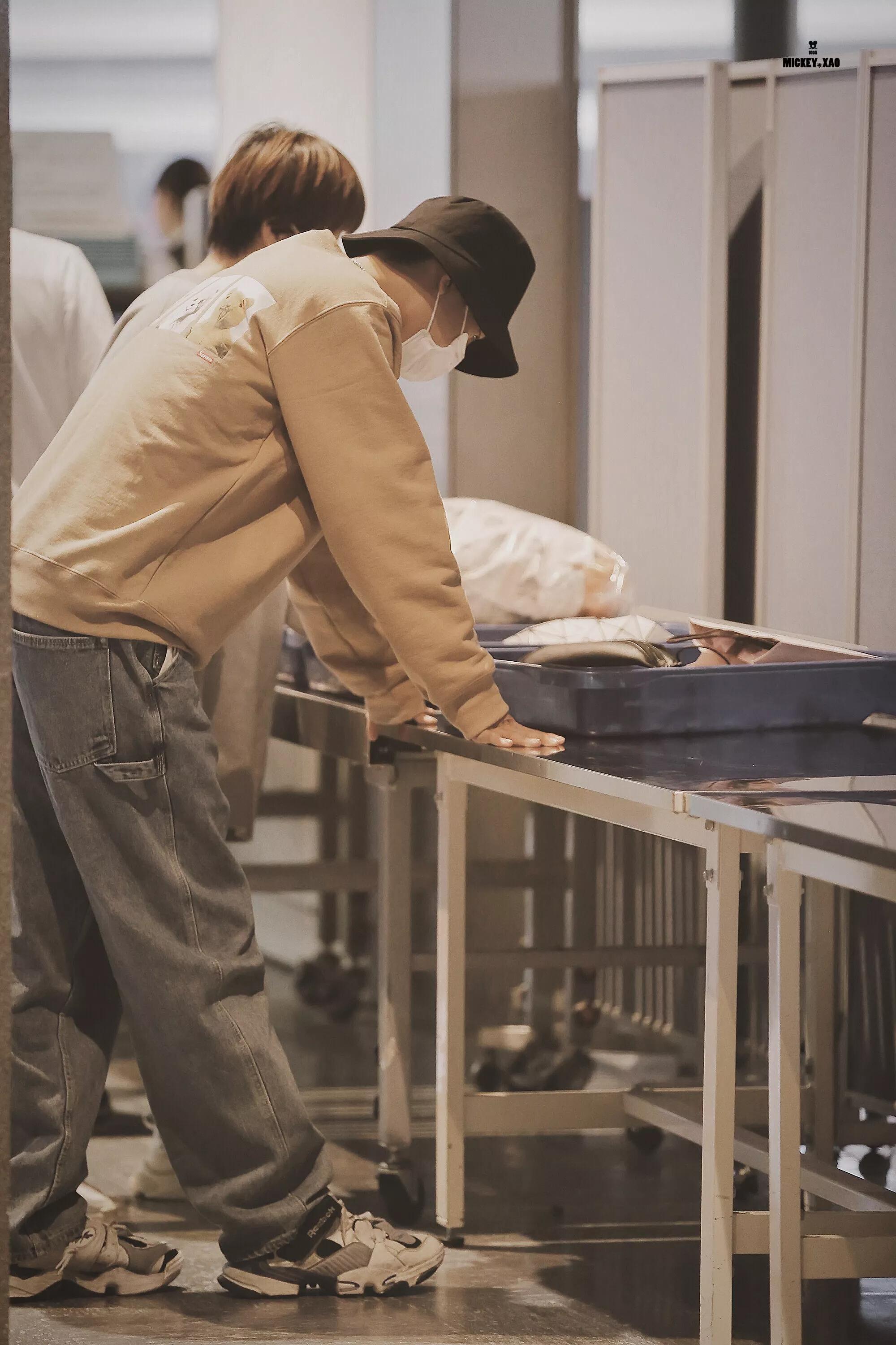 考古肖战:2018年9月—12月机场时间线汇总,今天请叫我收图狂魔