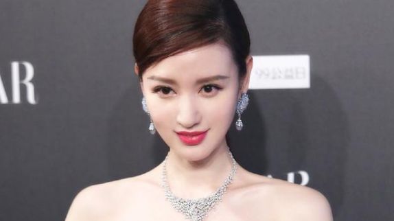 考古！张萌“环球小姐”时期的颜值，比现在好看多了