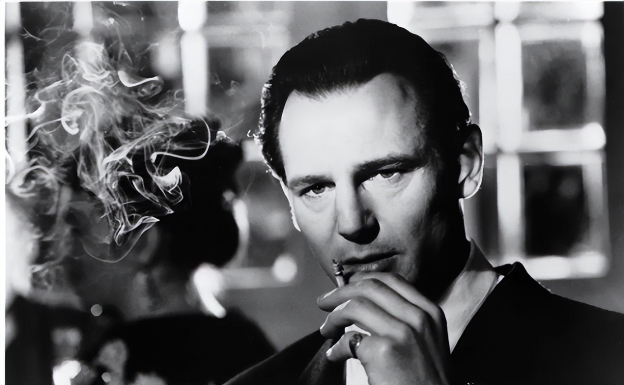 “彪悍”老爸连姆·尼森：两次求婚国民女神，妻子去世1年后约会