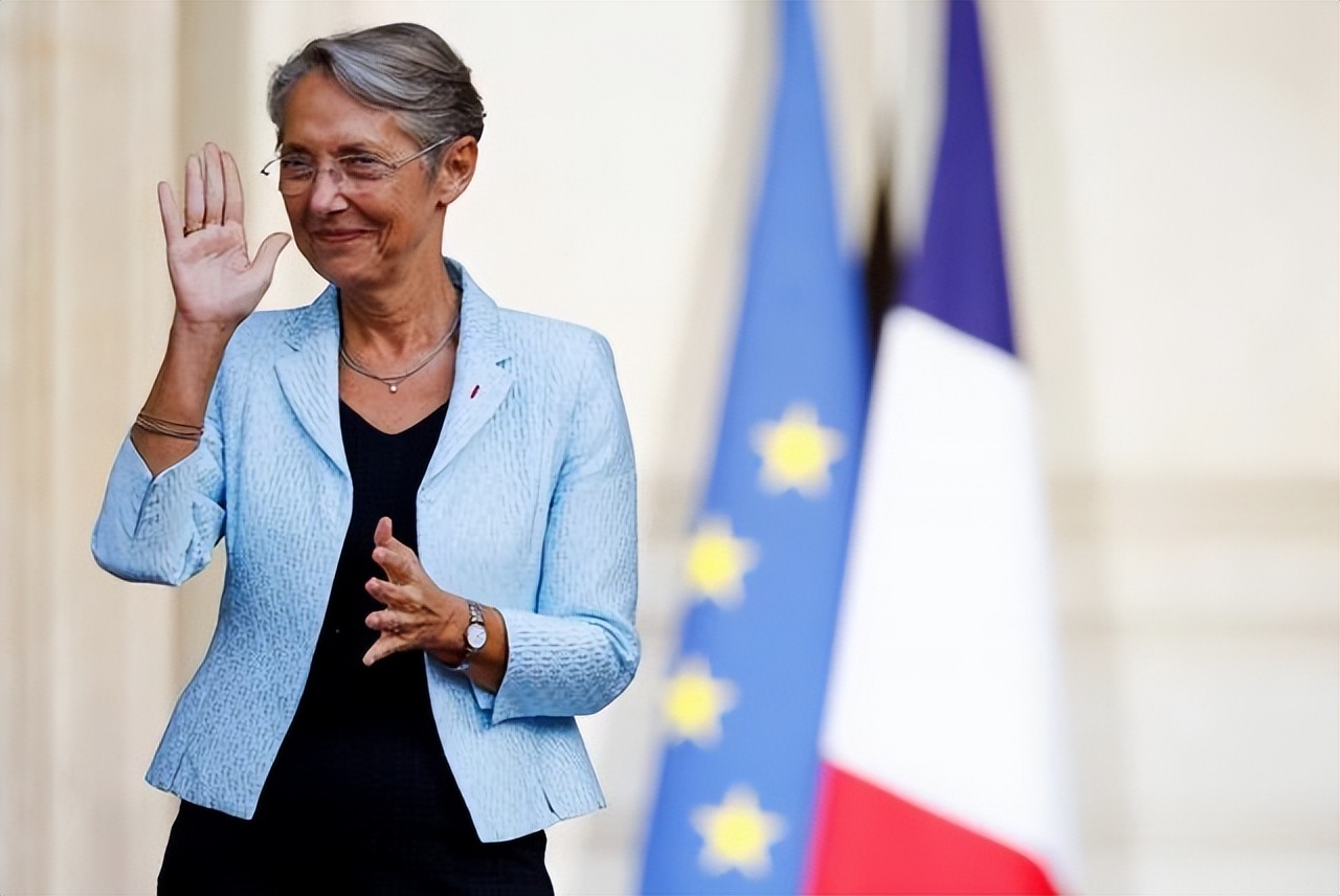 法国政府改组，将迎来历史上第二位女总理