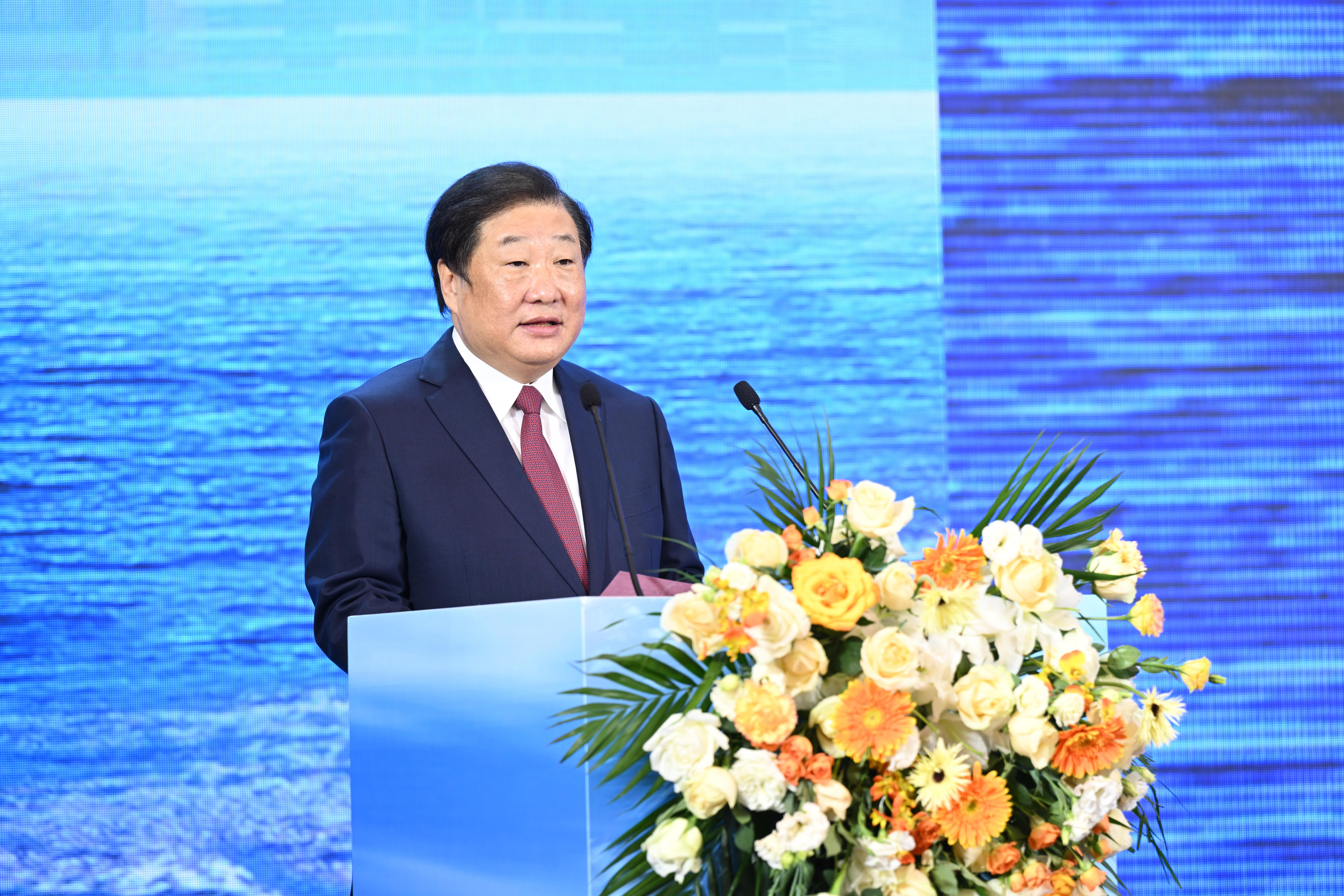 谭旭光的传奇:造得了“大国重器”,玩得转“超级游艇”