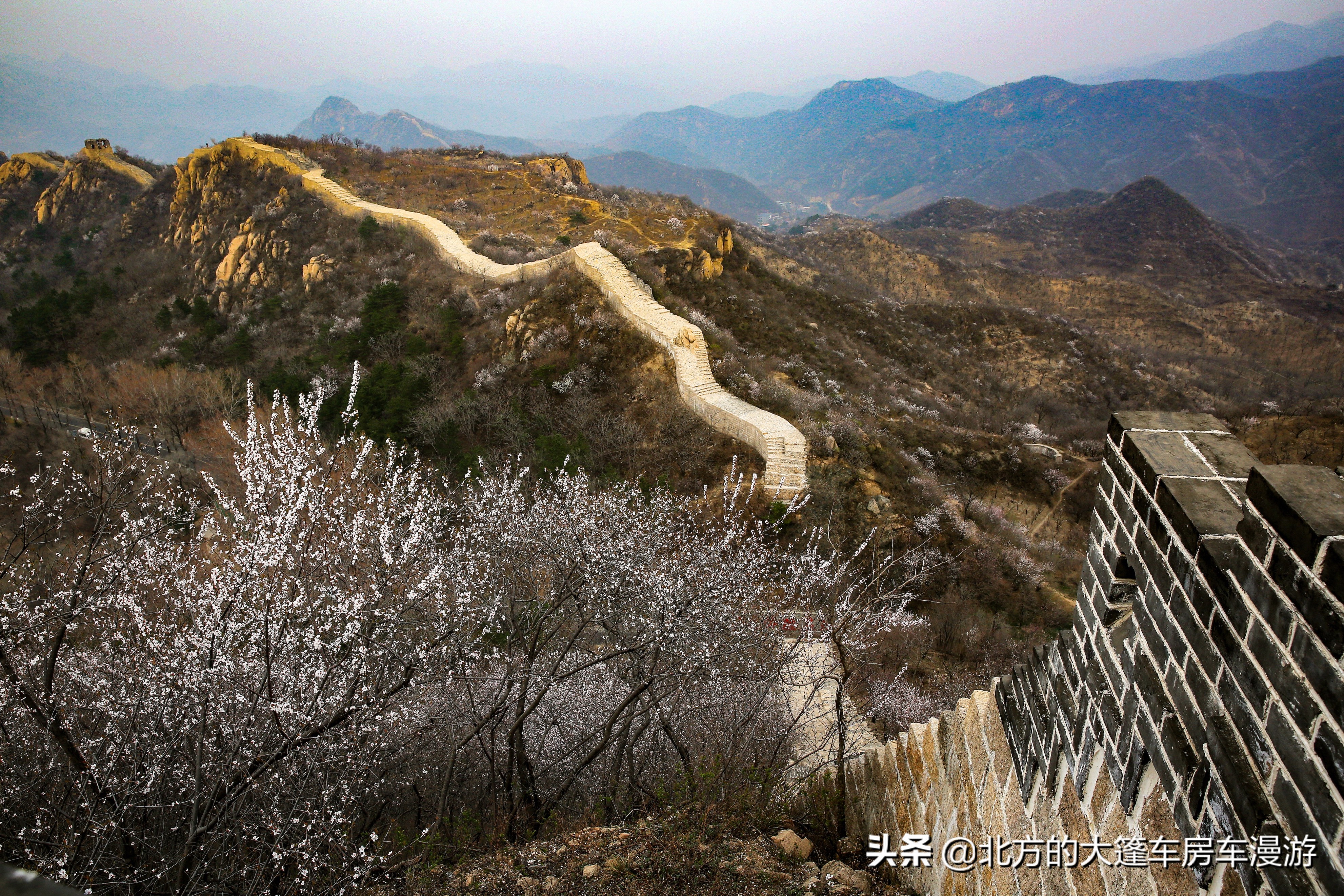 走过北京春天最美的盘山公路去那山桃花盛开的地方——龙泉峪长城