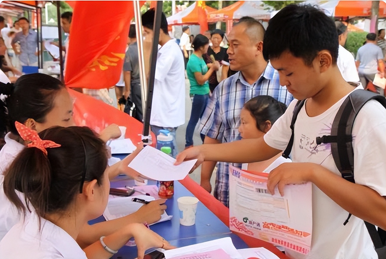 211与985大学的区别（怪不得学生都想进985）