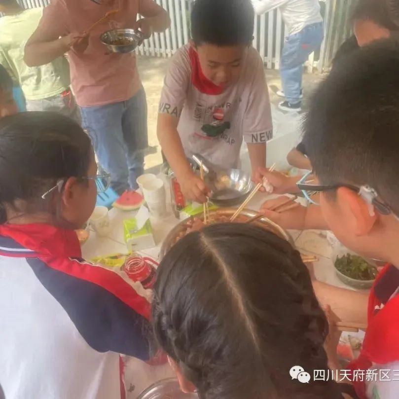 致敬最可爱的人——四川天府新区三星小学开展劳动实践周系列活动