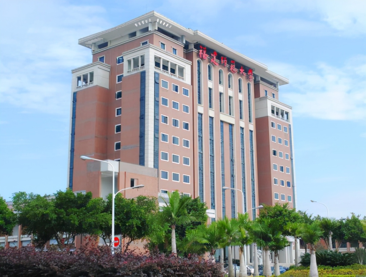 福师大发布“行走的招生简章”，校草版比校花版有效，考生很心动