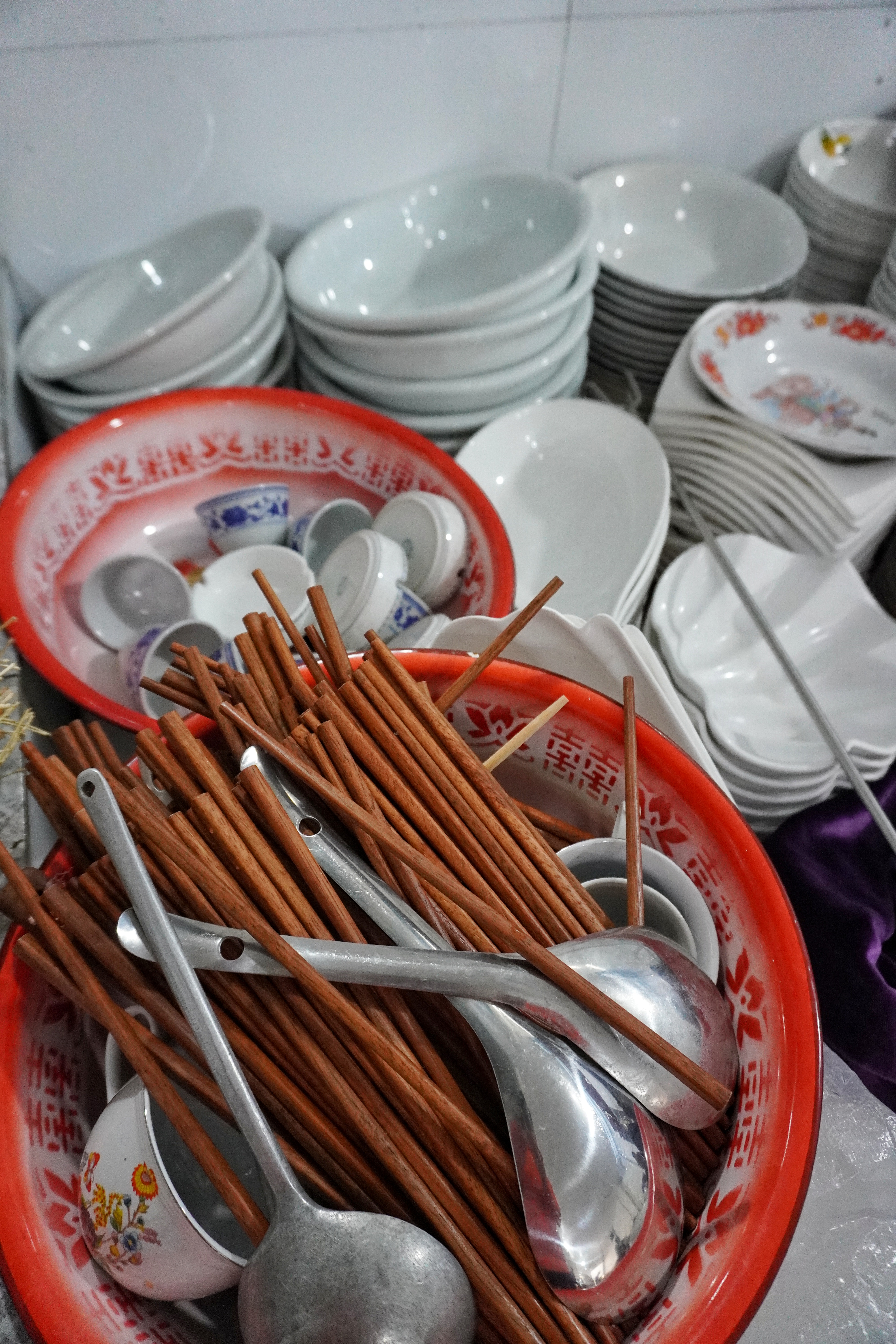 有40年经验的昆明乡村大厨，还原老昆明传统年味猪八碗，道道经典